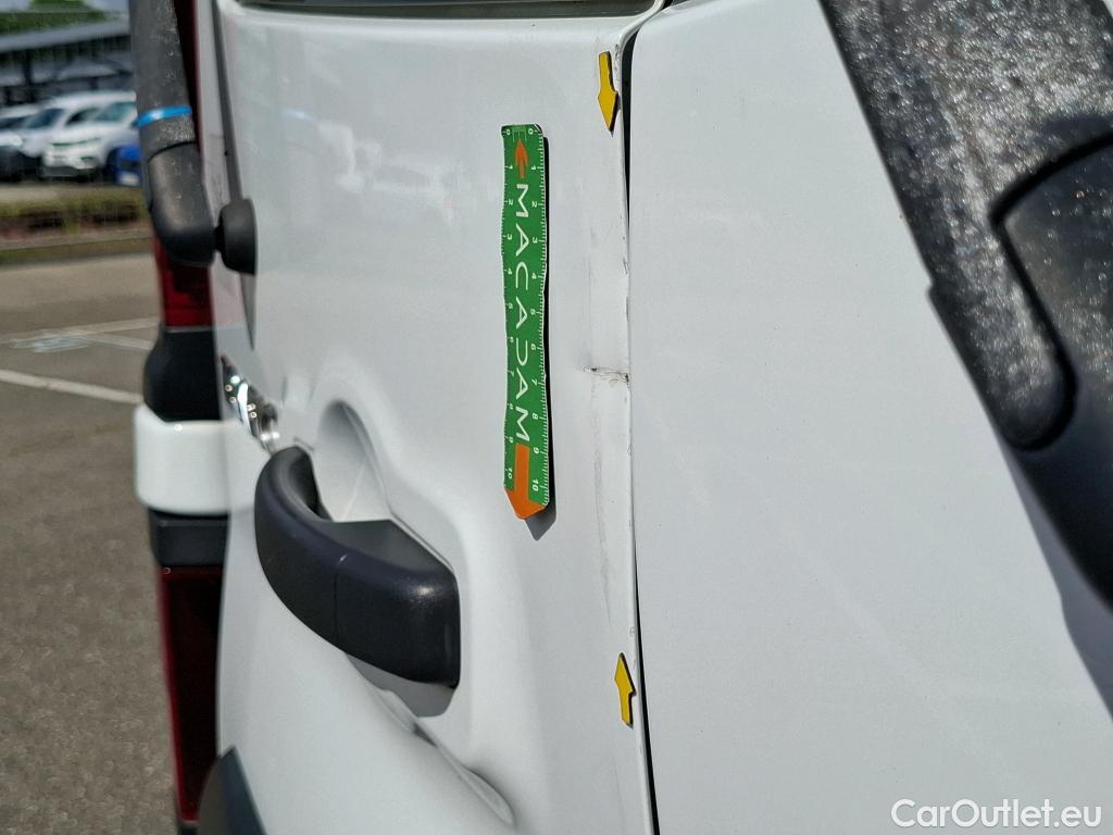  Renault  Trafic RENAULT  4p Combi Life L1 Energy dCi 125 9 places #28