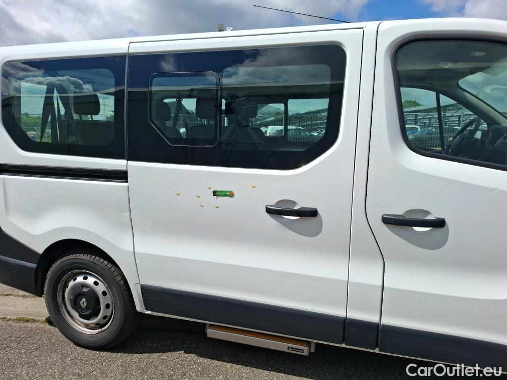  Renault  Trafic RENAULT  4p Combi Life L1 Energy dCi 125 9 places #100