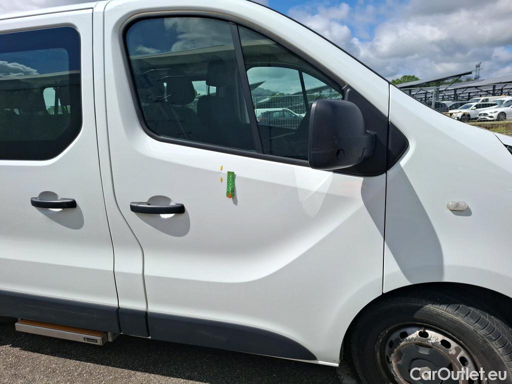  Renault  Trafic RENAULT  4p Combi Life L1 Energy dCi 125 9 places #107