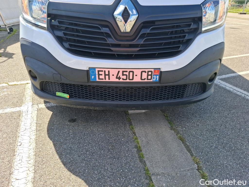  Renault  Trafic RENAULT  4p Combi Life L1 Energy dCi 125 9 places #93