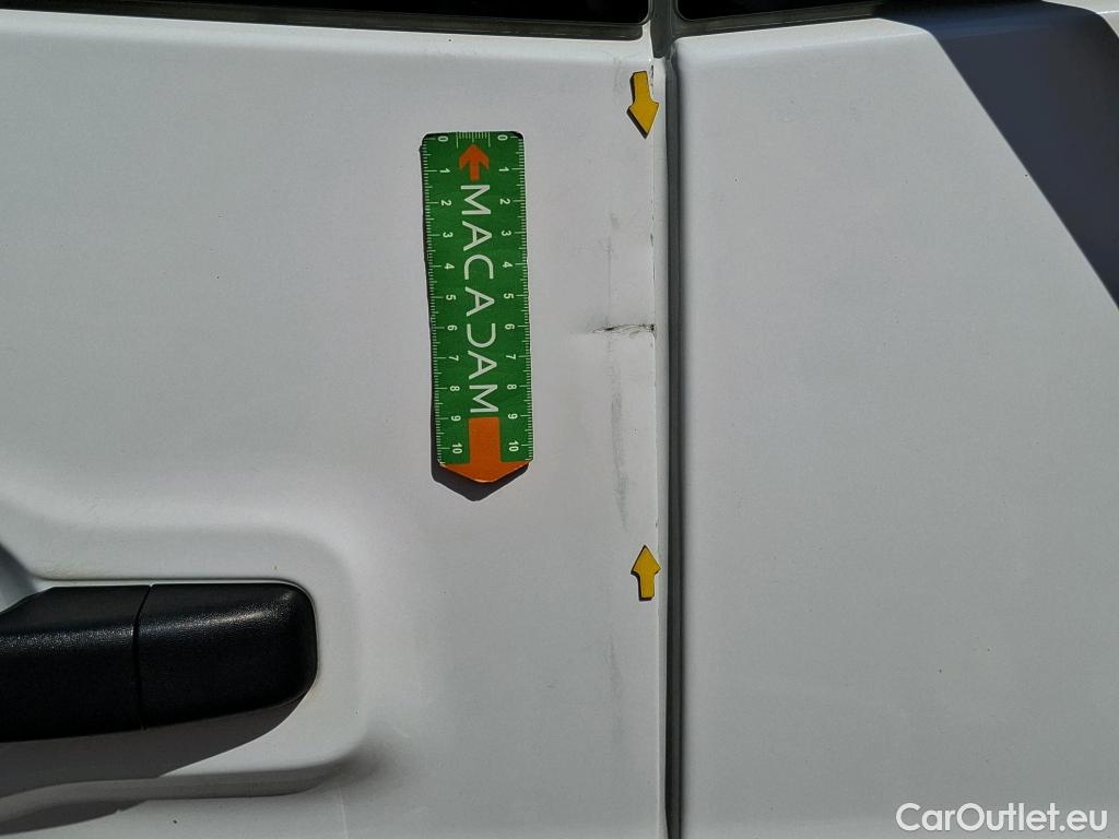 Renault  Trafic RENAULT  4p Combi Life L1 Energy dCi 125 9 places #26
