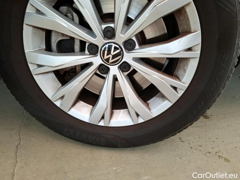  Volkswagen  Tiguan VOLKSWAGEN  / 2020 / 5P / SUV 1.4 eHybrid 245 DSG6 Life Business #24