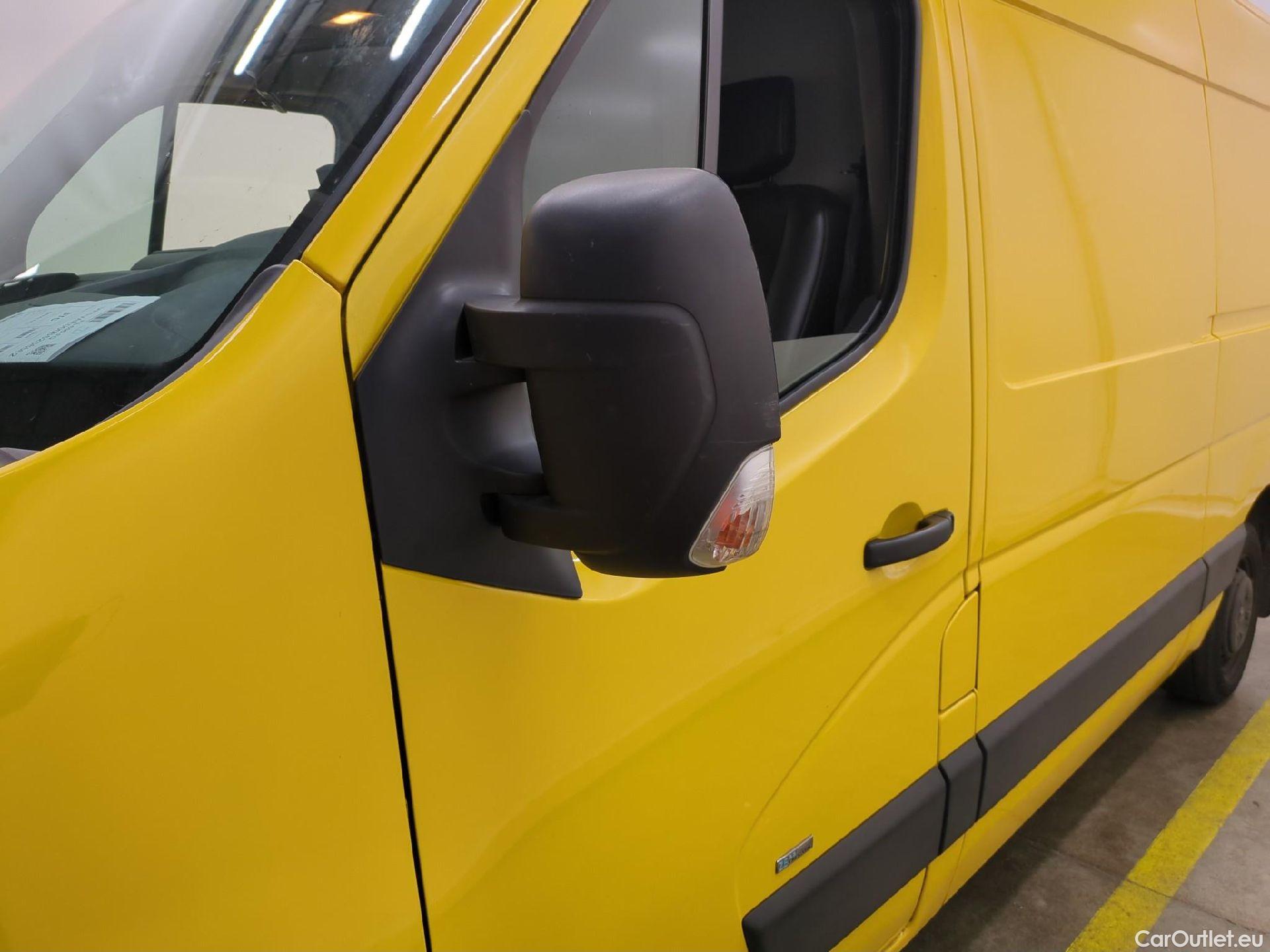  Renault  Master RENAULT  / 2019 / 4P / Fourgon tôlé FG Z.E.Tr CF F3100 L2H2 R75 AI - 19 #13