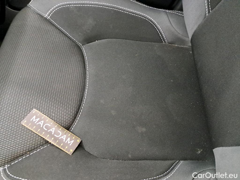  Renault  Clio  IV Air MediaNav 1.5 dCi 75CV BVM5 E6 #13