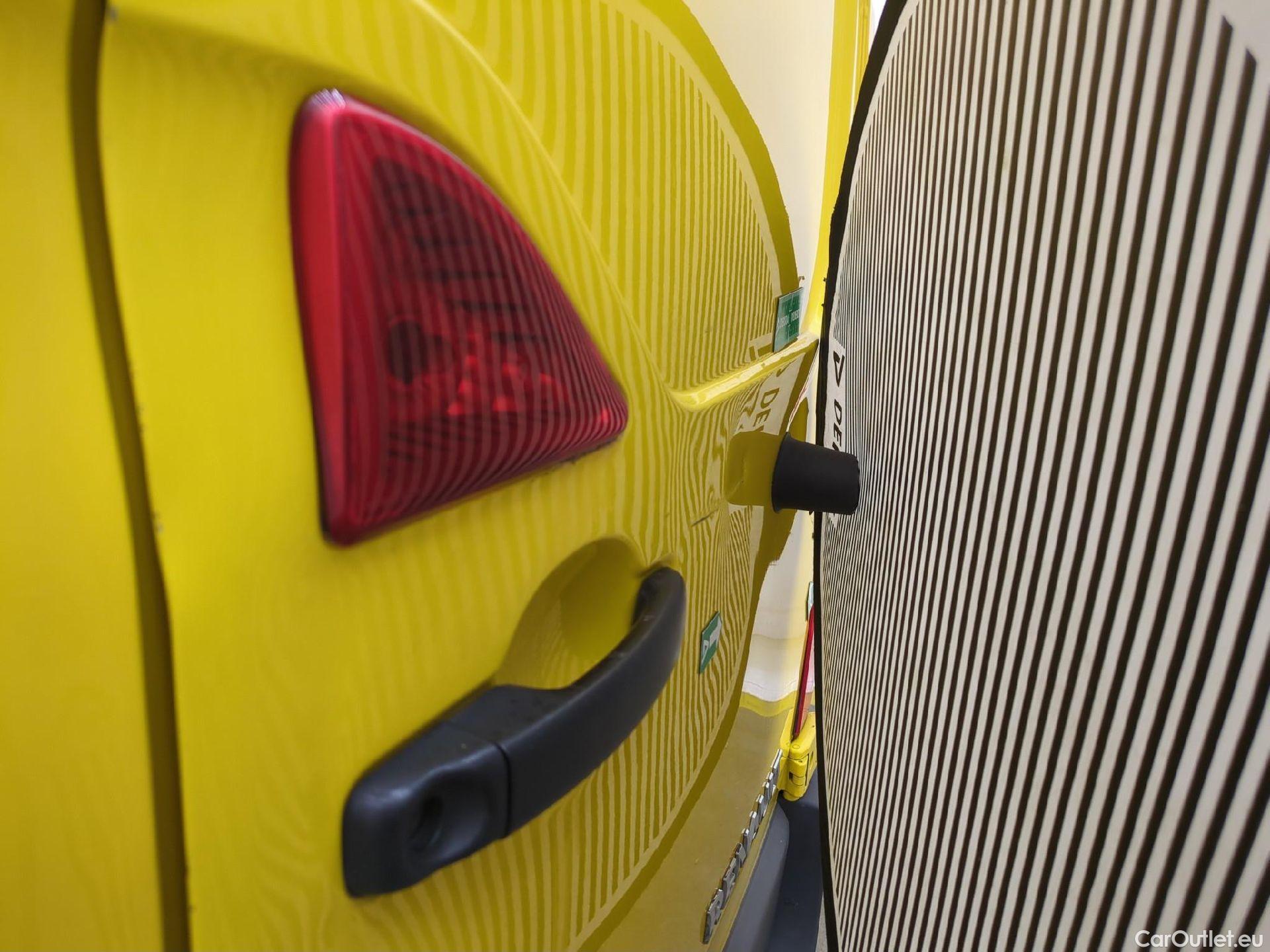  Renault  Master RENAULT  / 2019 / 4P / Fourgon tôlé FG Z.E.Tr CF F3100 L2H2 R75 AI - 19 #39