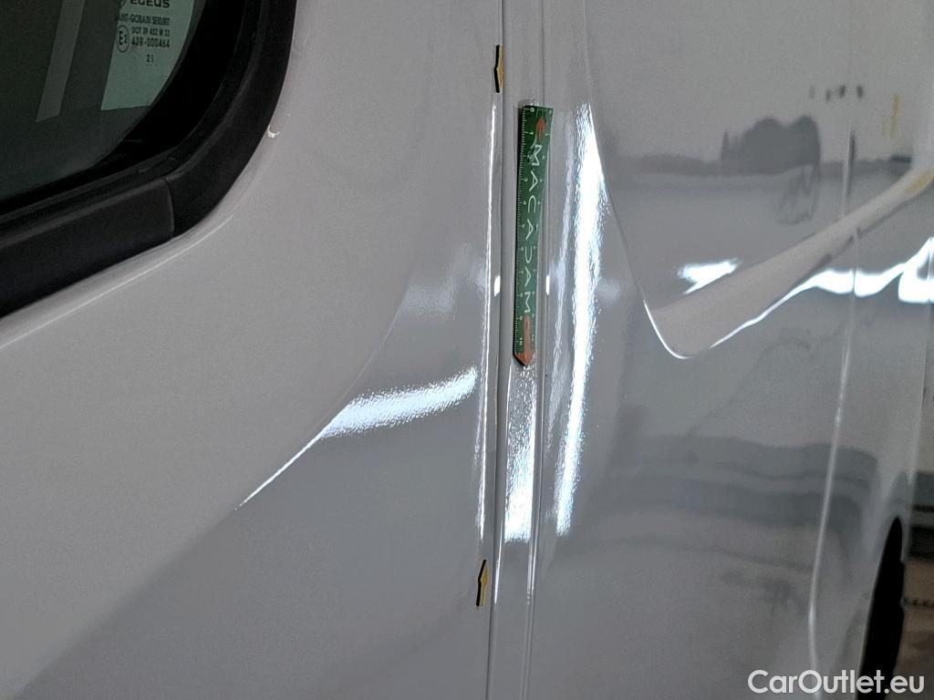  Renault  Trafic RENAULT  VU 4p Fourgon FG GCF L2H1 1300 dCi 120 #8