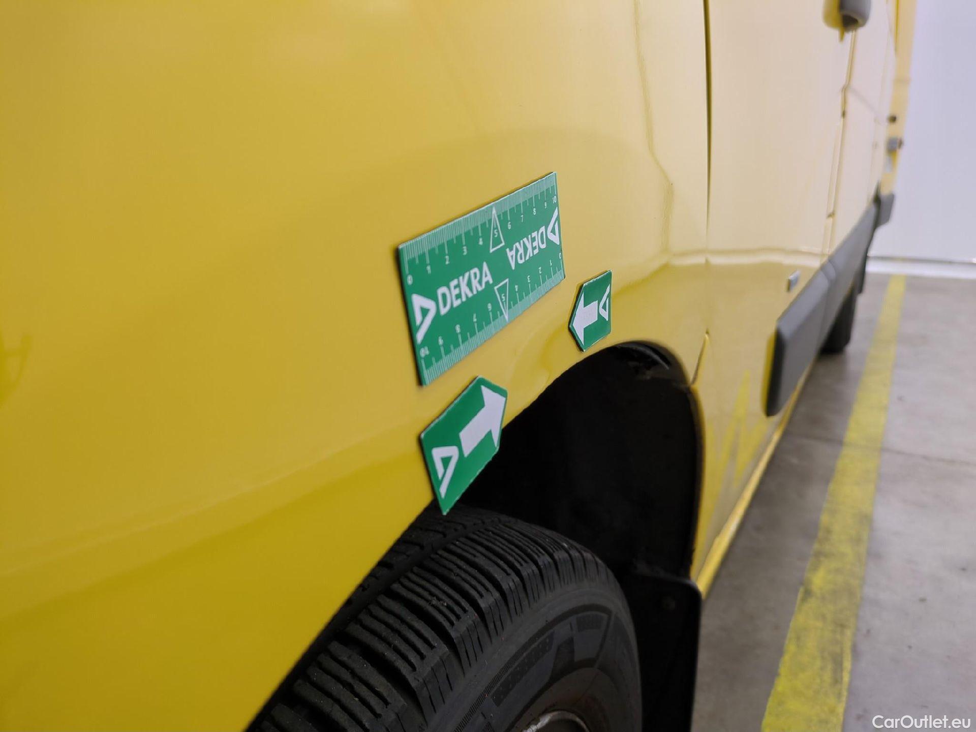  Renault  Master RENAULT  / 2019 / 4P / Fourgon tôlé FG Z.E.Tr CF F3100 L2H2 R75 AI - 19 #63