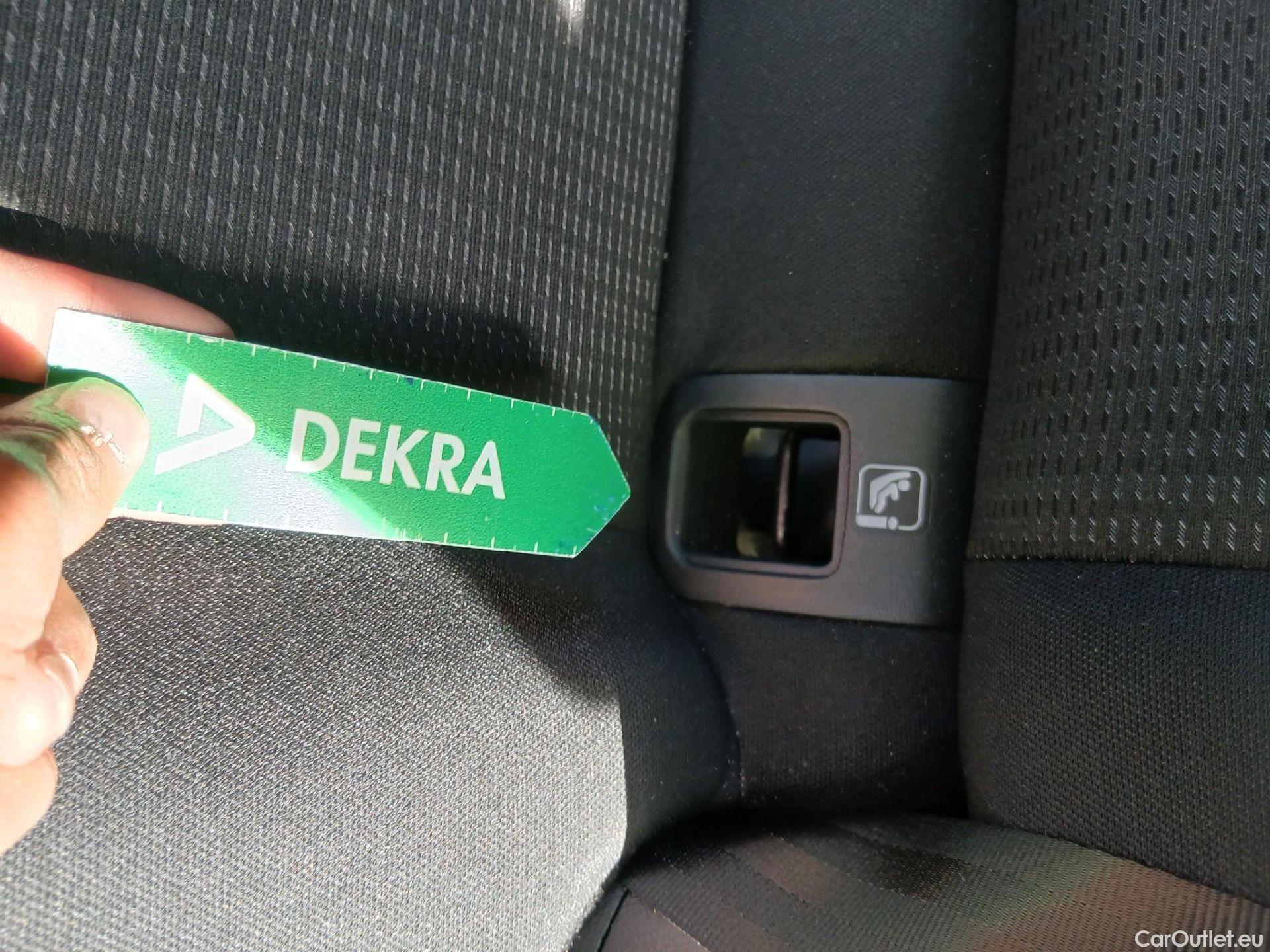  Nissan  Qashqai NISSAN  / 2024 / 5P / todoterreno DIG-T 117kW (158CV) mHEV CVT Acenta #9