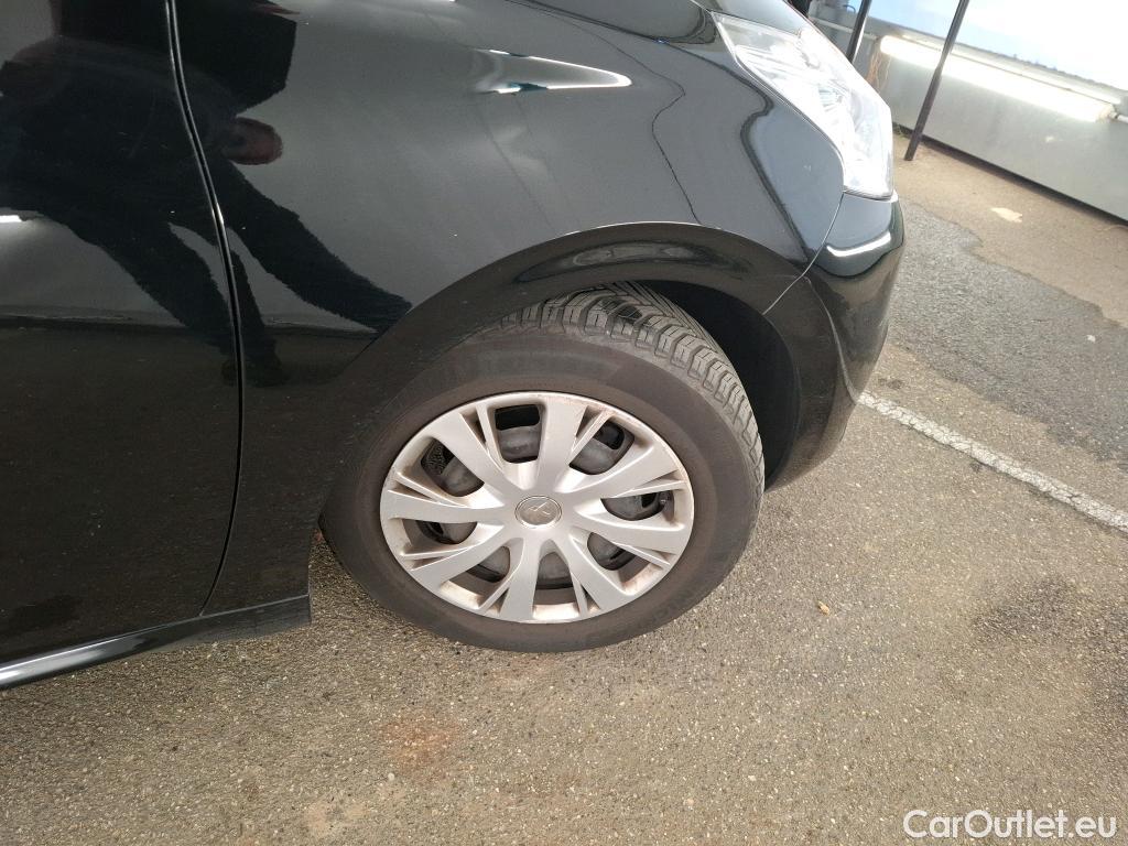  Peugeot  208  Affaire Premium Pack 1.6 HDi 75CV BVM5 E6 #51