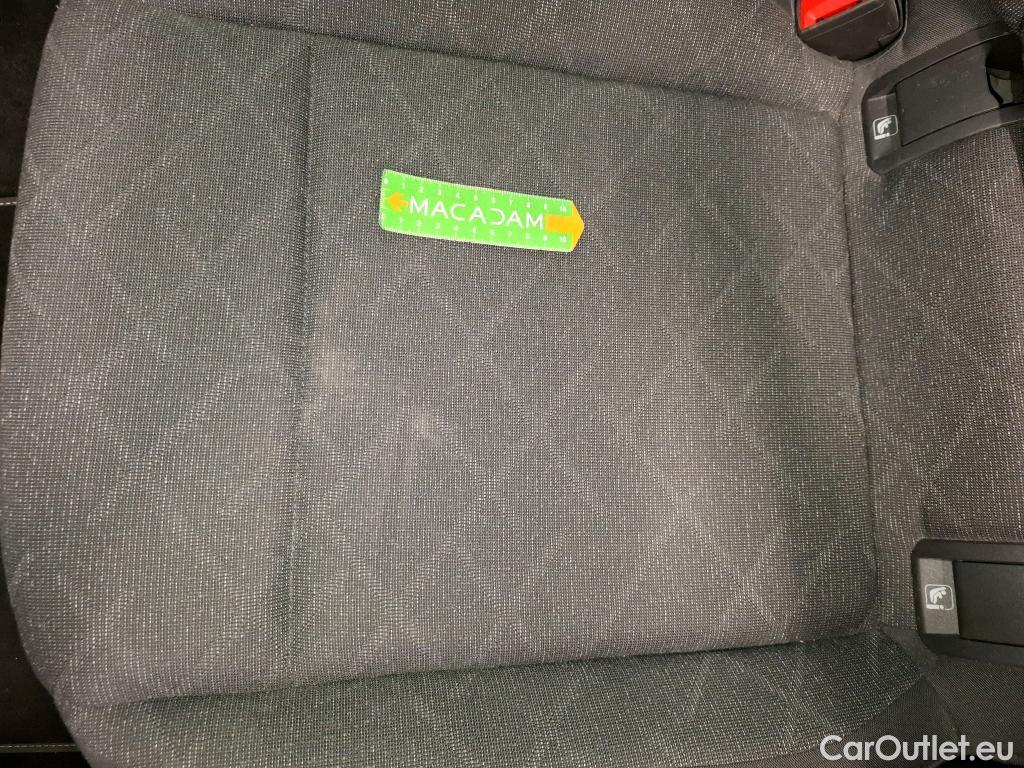  Volkswagen  Golf  VOLKSWAGEN / 2020 / 5P / Berline 2.0 TDI SCR 115 DSG7 Life Busi 1st #50