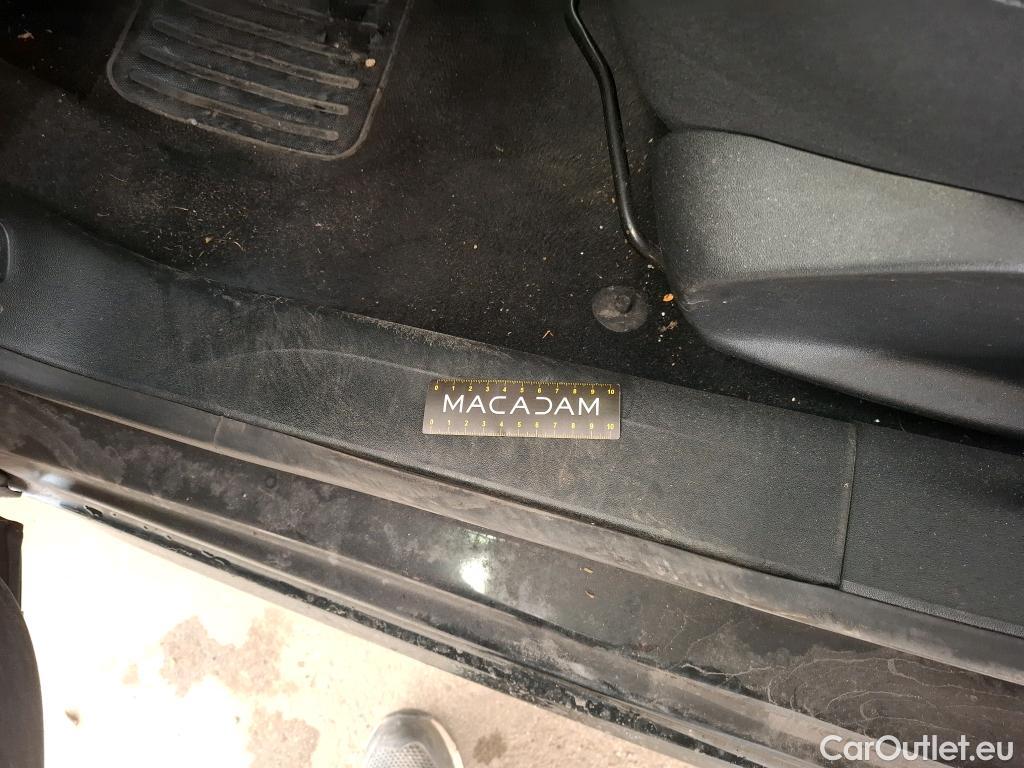 Peugeot  208  Affaire Premium Pack 1.6 HDi 75CV BVM5 E6 #42