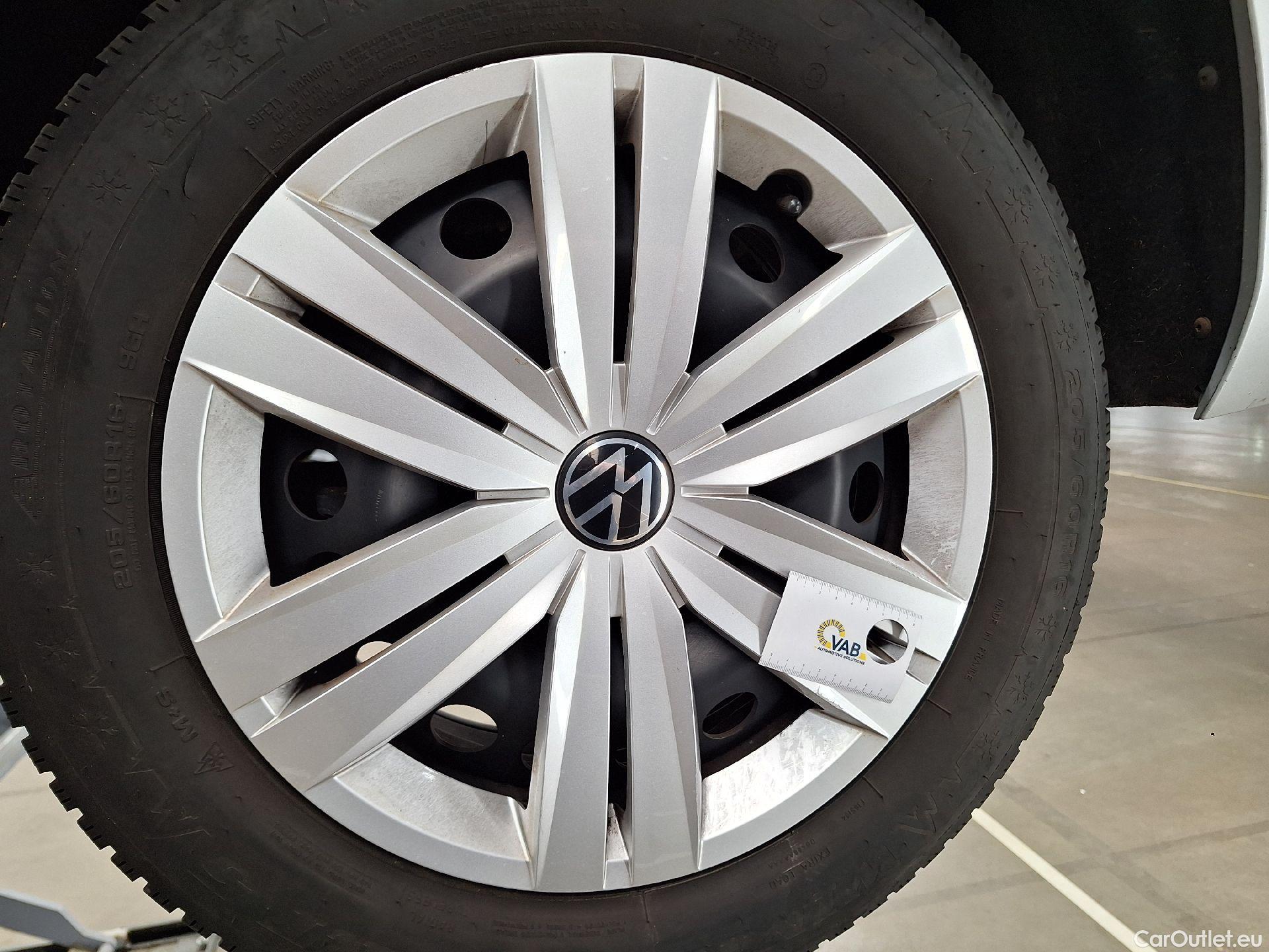  Volkswagen  Touran VW,  '15, Volkswagen  2.0 TDi 90kW Trendline 5d 7pl #45