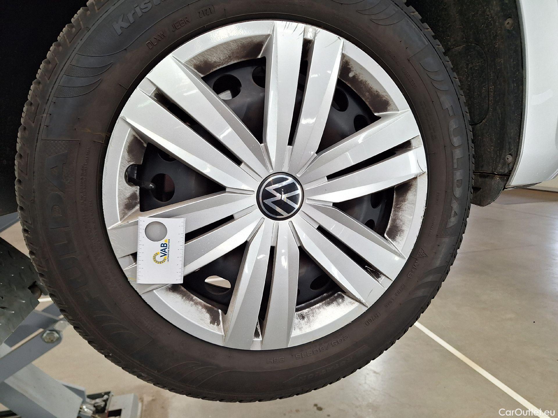  Volkswagen  Touran VW,  '15, Volkswagen  2.0 TDi 90kW Trendline 5d 7pl #50