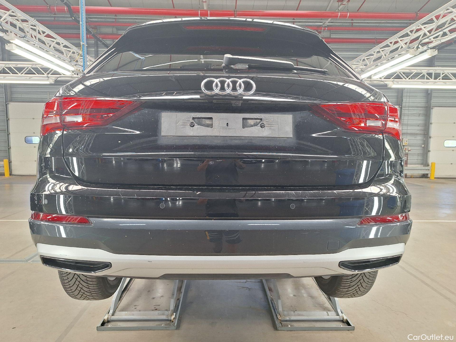  Audi  Q3 Audi,  '18, Audi  35 TFSI S tronic Advanced 5d #45