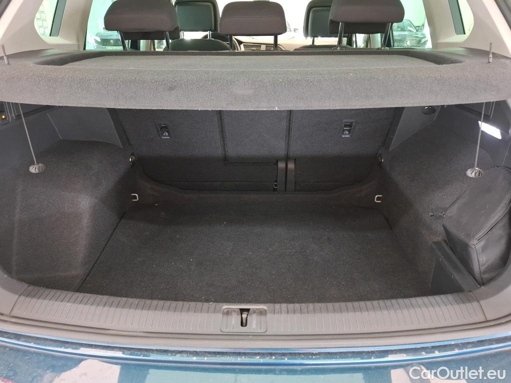  Volkswagen  Tiguan VOLKSWAGEN  / 2020 / 5P / SUV 2.0 TDI 150 DSG7 Elegance #15