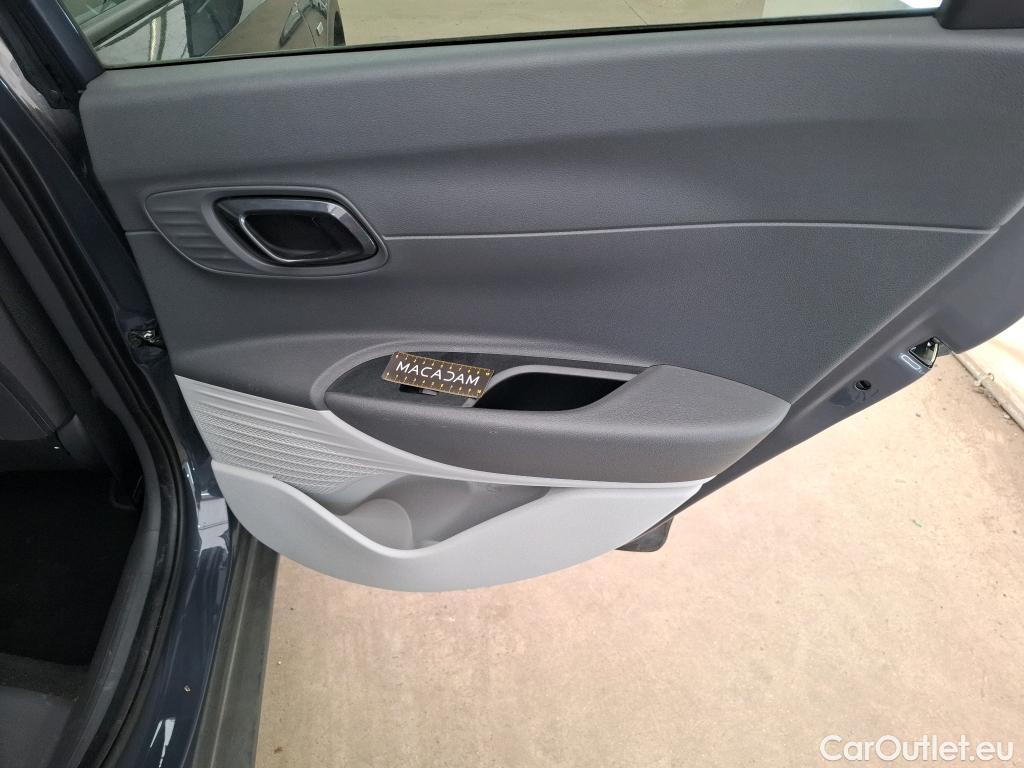  Hyundai  Bayon HYUNDAI  / 2021 / 5P / SUV 1.0 T-GDI 100 DCT- 7 HYB 48V INTUITIVE #9