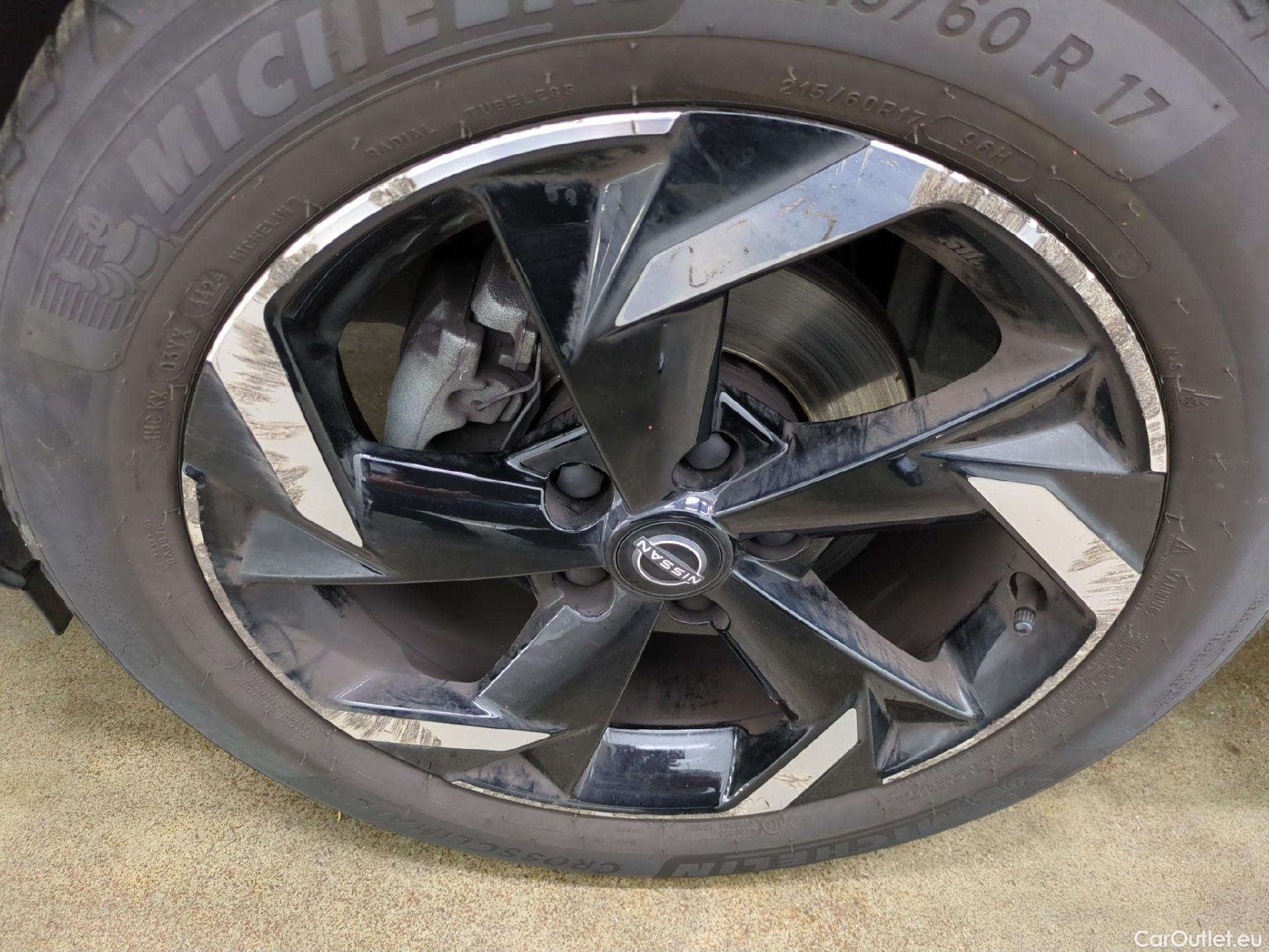  Nissan  Juke NISSAN  / 2019 / 5P / Crossover Hybrid 145 Business+ #17