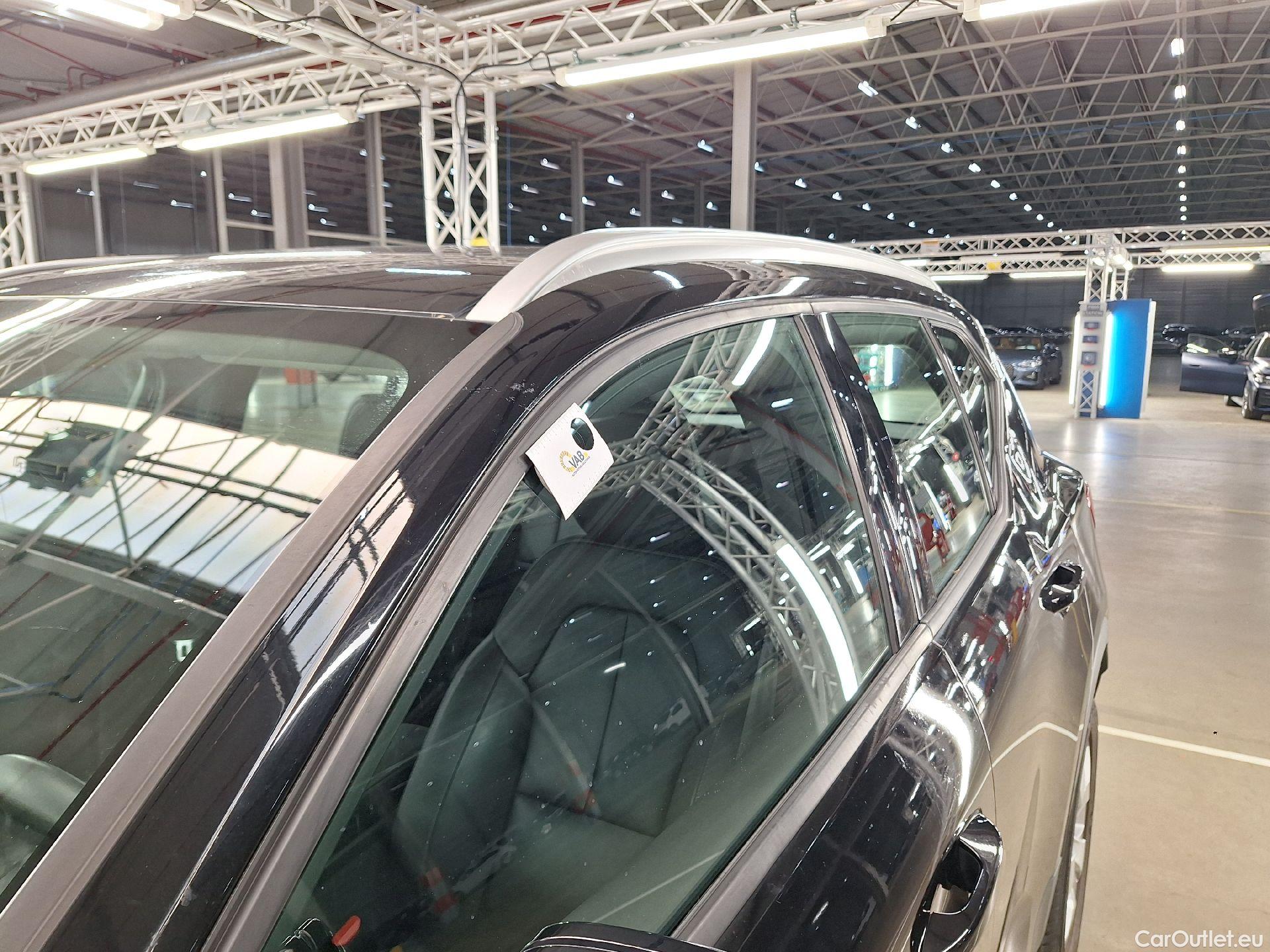  Volvo  XC 40 Volvo, XC40 '17, Volvo XC40 T3 Momentum Pro 5d #10