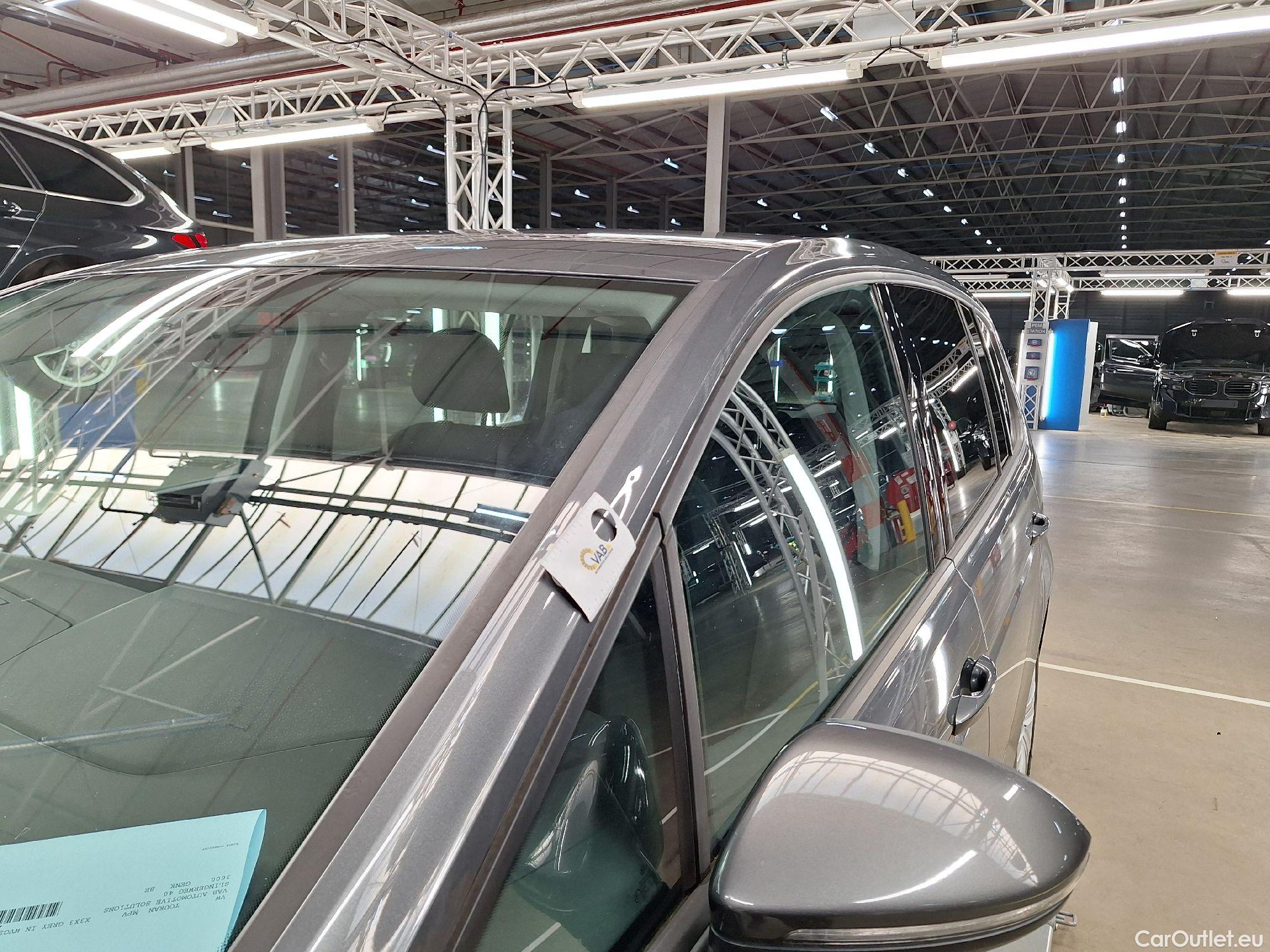  Volkswagen  Touran VW,  '15, Volkswagen  1.5 TSi Trendline DSG 5d #9