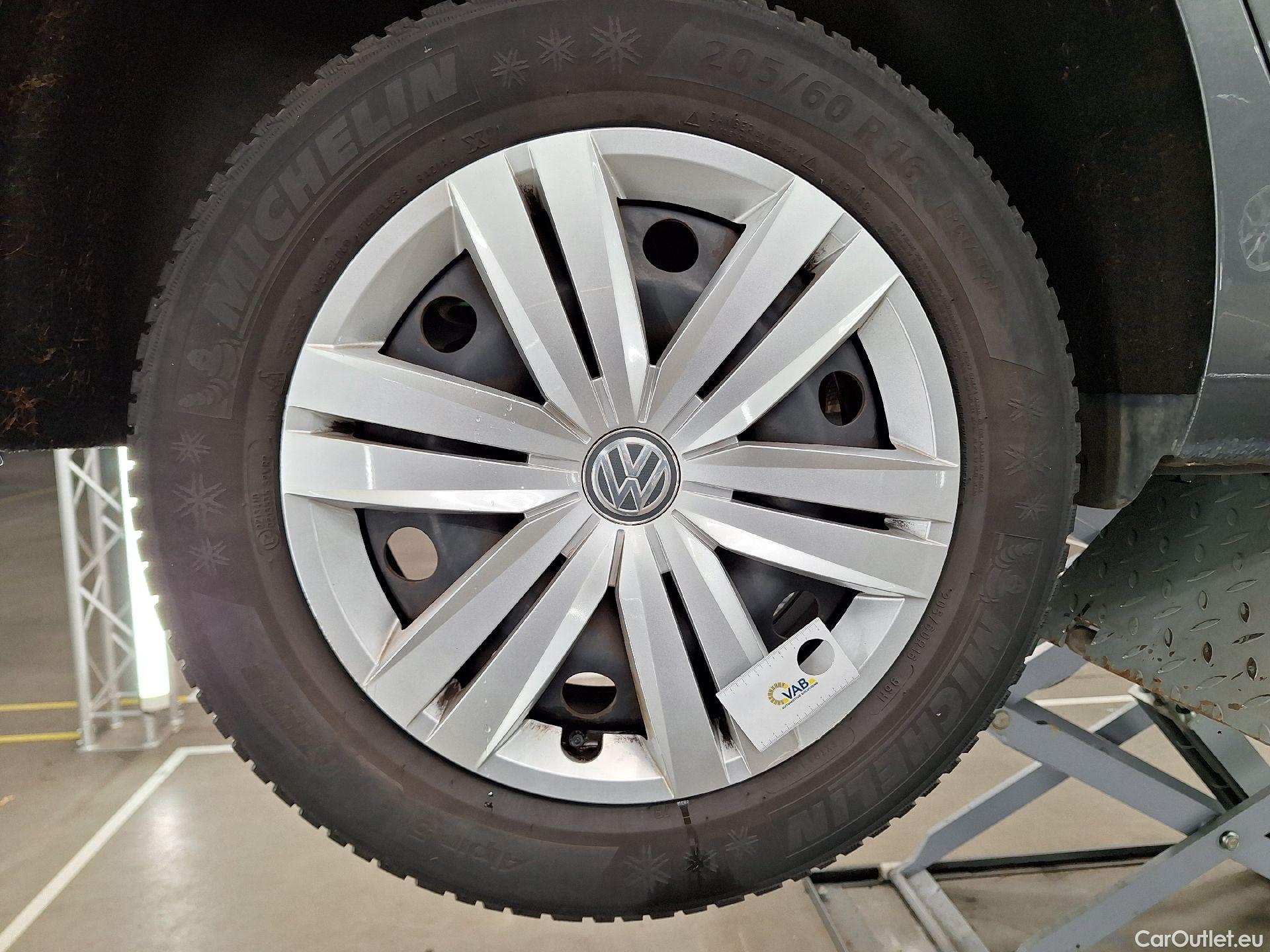  Volkswagen  Touran VW,  '15, Volkswagen  1.5 TSi Trendline DSG 5d #45