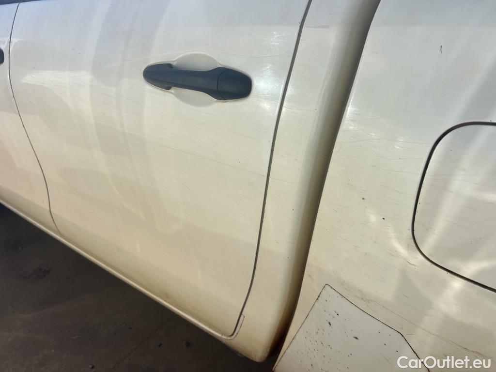  Toyota  Hilux TOYOTA  / 2016 / 4P / pickup 2.4 D-4D Cabina Doble GX #34