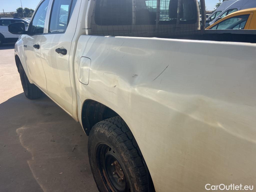  Toyota  Hilux TOYOTA  / 2016 / 4P / pickup 2.4 D-4D Cabina Doble GX #3