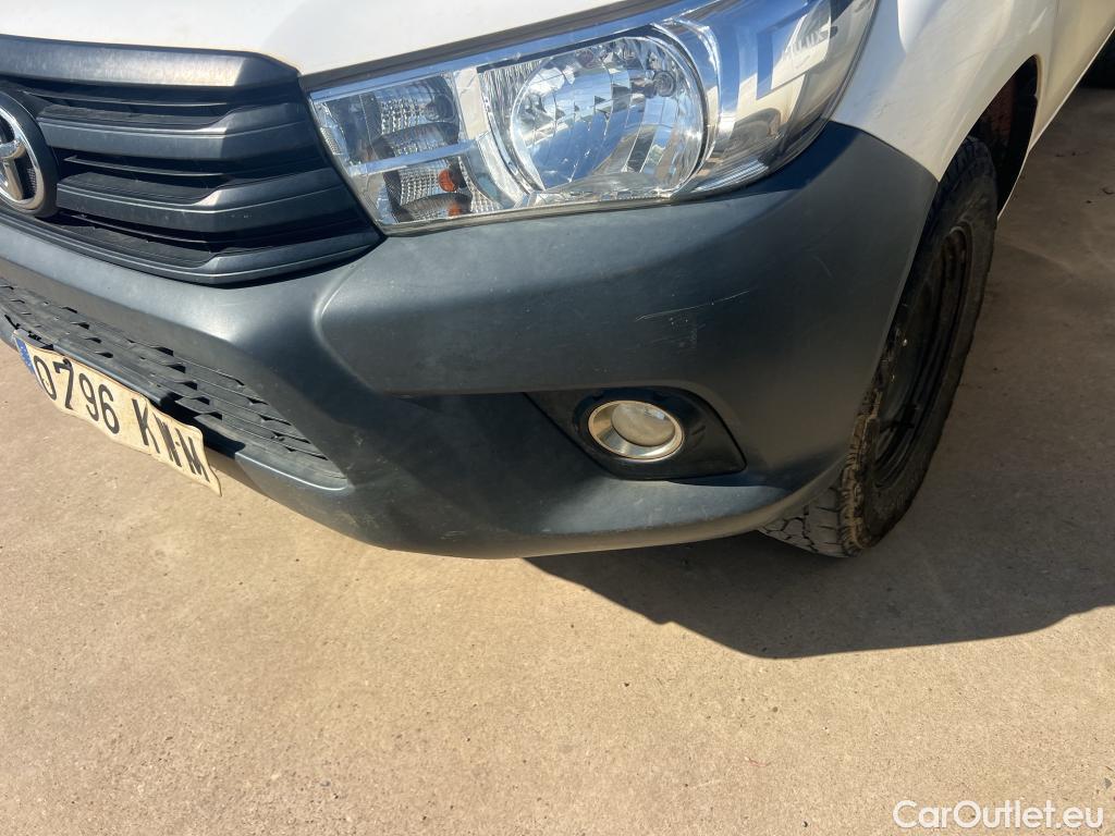  Toyota  Hilux TOYOTA  / 2016 / 4P / pickup 2.4 D-4D Cabina Doble GX #42