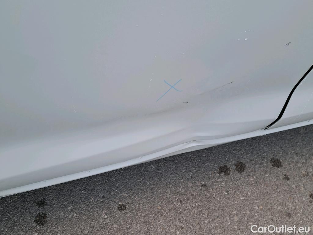  Volkswagen  Golf  VOLKSWAGEN / 2016 / 5P / berlina con portón Ready2Go 1.0 TSI 85kW (115CV) #2