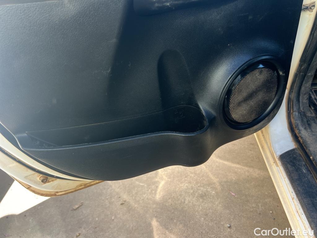  Toyota  Hilux TOYOTA  / 2016 / 4P / pickup 2.4 D-4D Cabina Doble GX #38