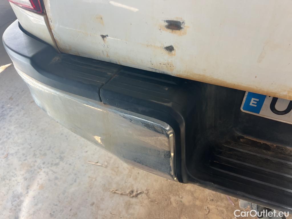  Toyota  Hilux TOYOTA  / 2016 / 4P / pickup 2.4 D-4D Cabina Doble GX #21