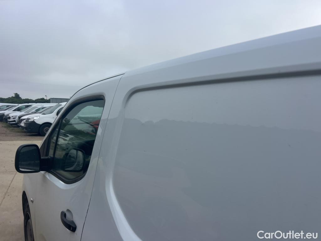  Peugeot  Partner PEUGEOT  / 2018 / 3P / furgón derivado de turismo Pro Standard 600kg BlueHDi 73kW #9