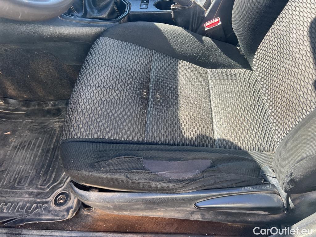  Toyota  Hilux TOYOTA  / 2016 / 4P / pickup 2.4 D-4D Cabina Doble GX #32