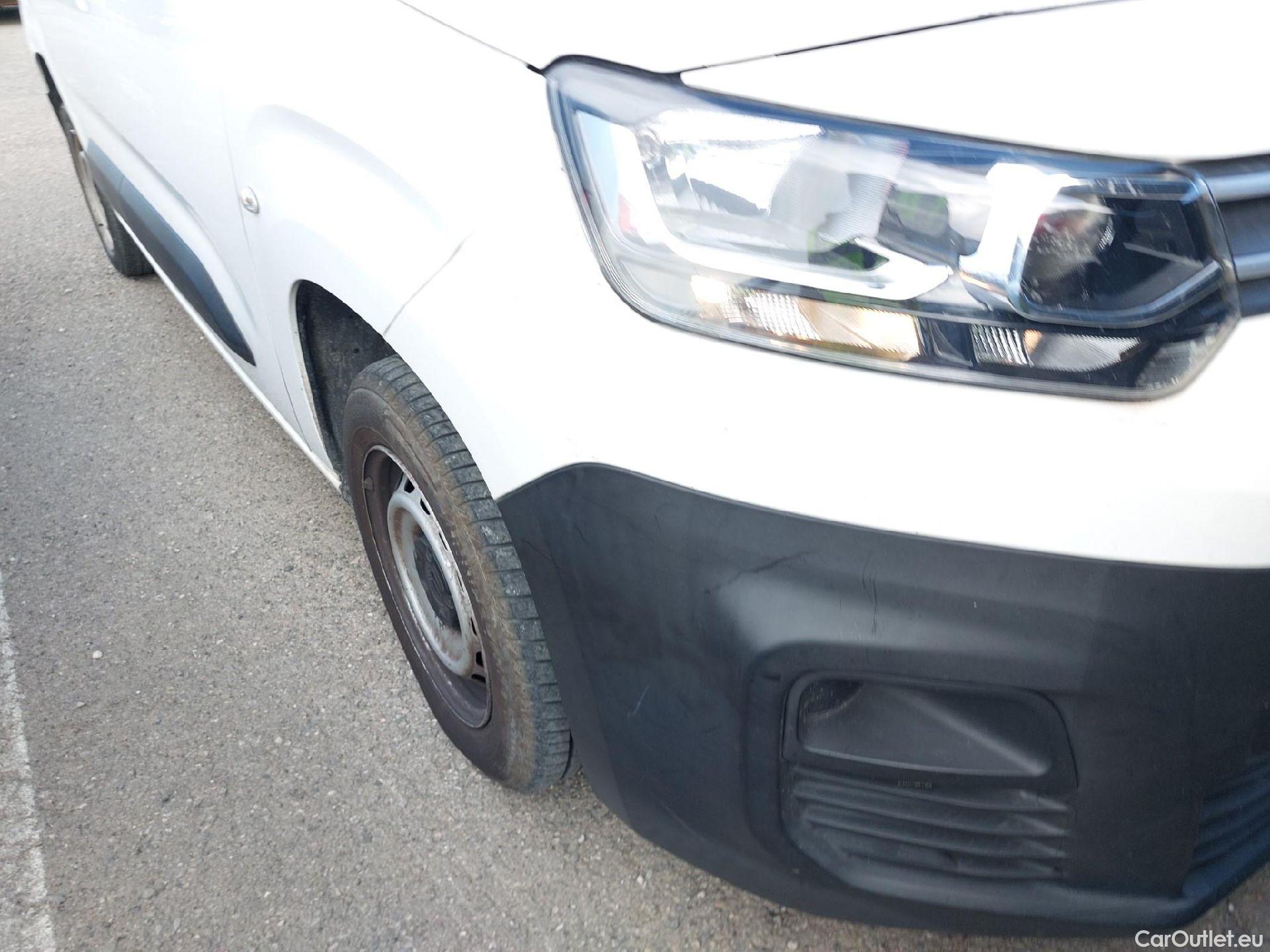  Citroen  Berlingo CITROEN  / 2018 / 3P / furgón derivado de turismo Talla M BlueHDi 75 CONTROL #1