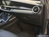  Alfa Romeo   STELVIO ALFA ROMEO / 2017 / 5P / SUV 2.2 TURBO DIESEL 160CV BUSINESS AT8 RWD #67