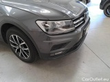 Volkswagen  Tiguan VOLKSWAGEN  / 2016 / 5P / SUV 2.0 TDI SCR 110KW BUSINESS BMT DSG #41