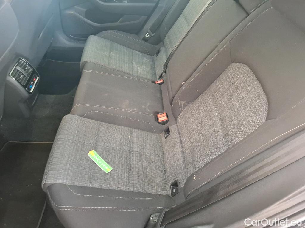  Volkswagen  Passat  Berline Business 1.6 TDI 120CV BVA7 E6dT #25
