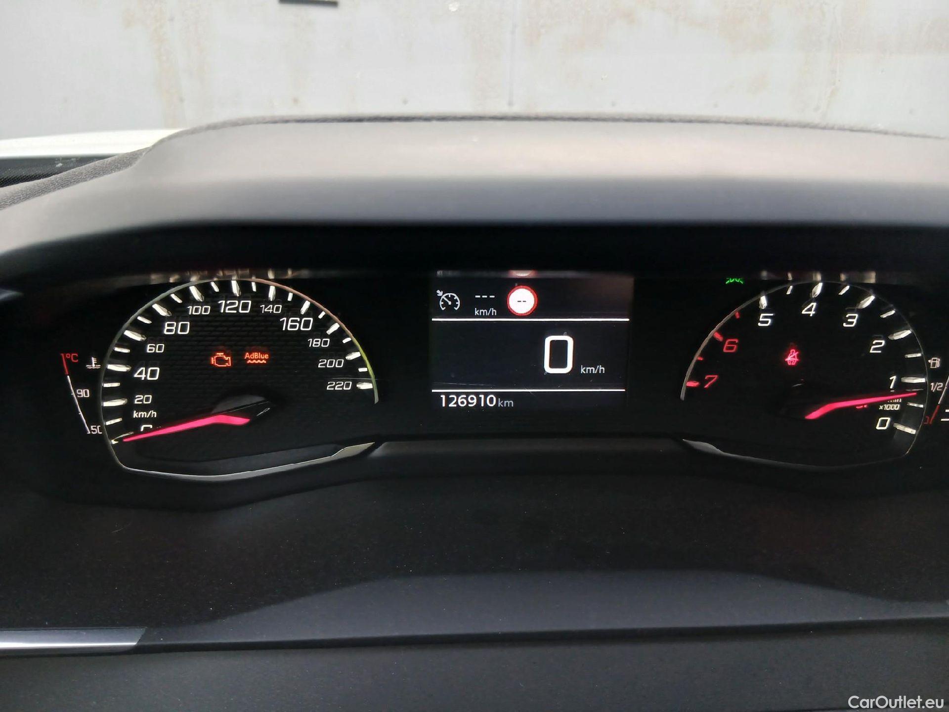  Peugeot  2008 PEUGEOT  / 2019 / 5P / todoterreno Allure BlueHDI 81kW (110CV) #1
