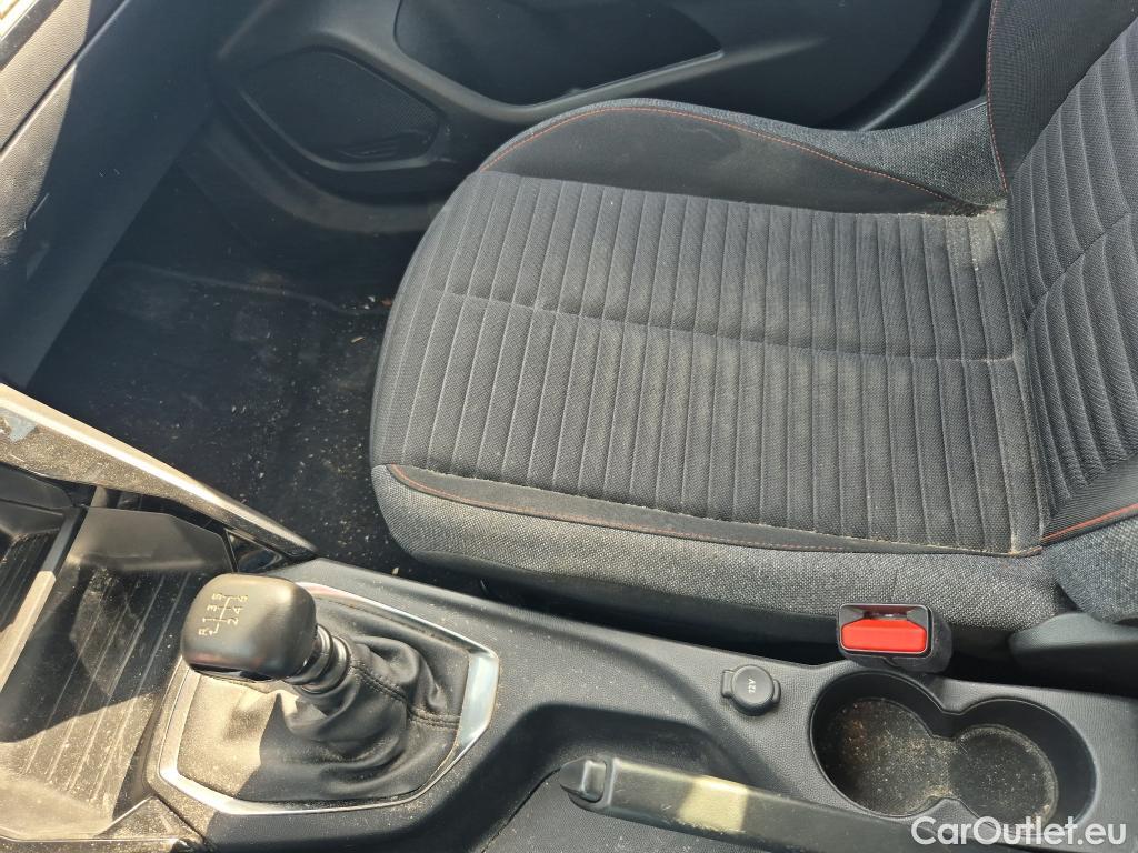  Peugeot  2008 PEUGEOT  / 2019 / 5P / todoterreno Active BlueHDI 81kW (110CV) #2