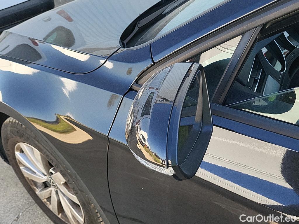  Volkswagen  Passat VOLKSWAGEN  / 2019 / 5P / familiar Variant Business 1.5 TSI 110kW #19