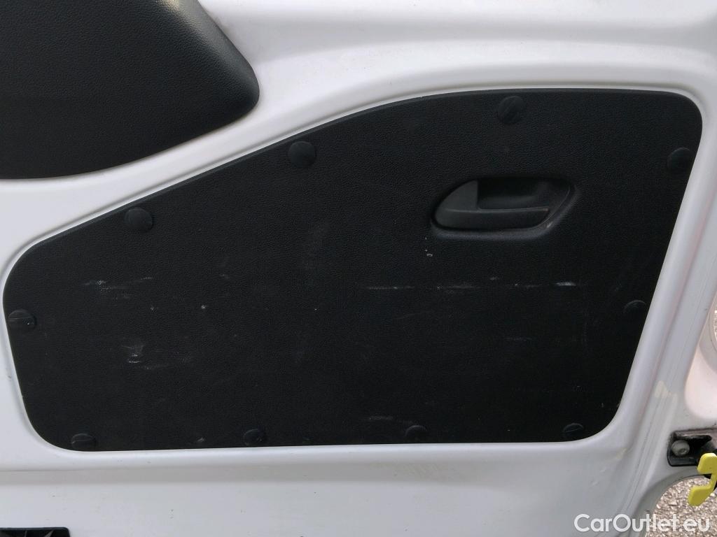  Citroen  Berlingo CITROEN  / 2018 / 4P / monovolumen compacto Talla M BlueHDi 100 LIVE #39