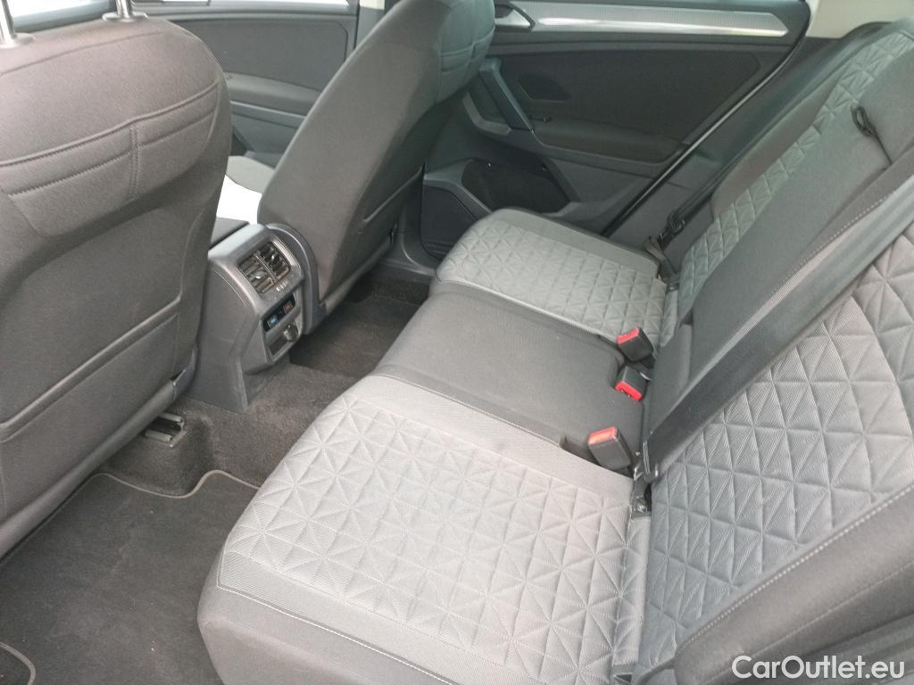  Volkswagen  Tiguan VOLKSWAGEN  / 2020 / 5P / todoterreno Life 1.5 TSI 110kW (150CV) #11