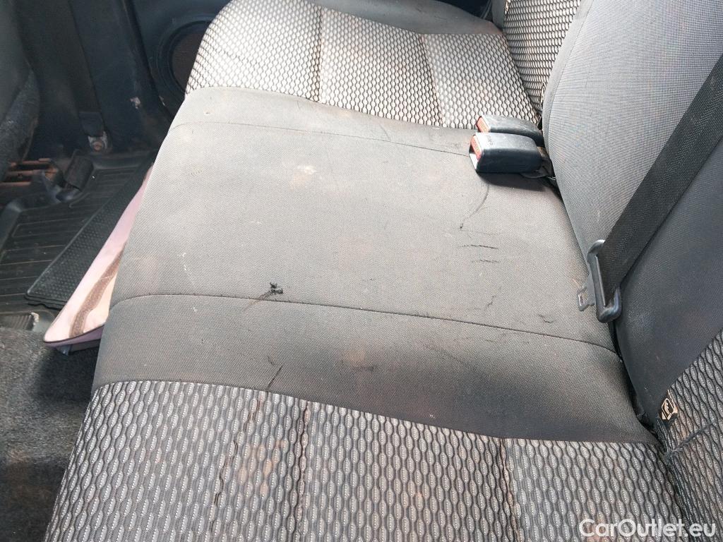  Toyota  Hilux TOYOTA  / 2016 / 4P / pickup 2.4 D-4D Cabina Doble GX #50