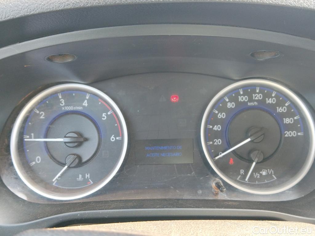  Toyota  Hilux TOYOTA  / 2016 / 4P / pickup 2.4 D-4D Cabina Doble GX #64
