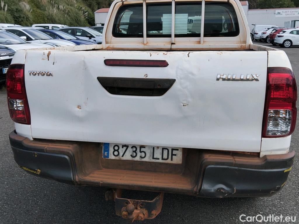  Toyota  Hilux TOYOTA  / 2016 / 4P / pickup 2.4 D-4D Cabina Doble GX #10