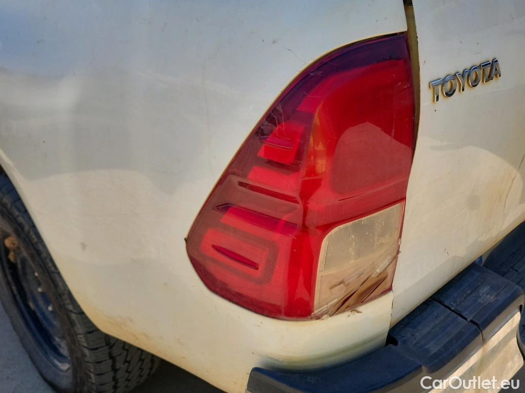  Toyota  Hilux TOYOTA  / 2016 / 4P / pickup 2.4 D-4D Cabina Doble GX #1