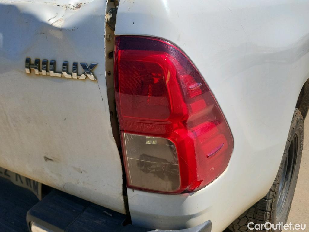  Toyota  Hilux TOYOTA  / 2016 / 4P / pickup 2.4 D-4D Cabina Doble GX #5