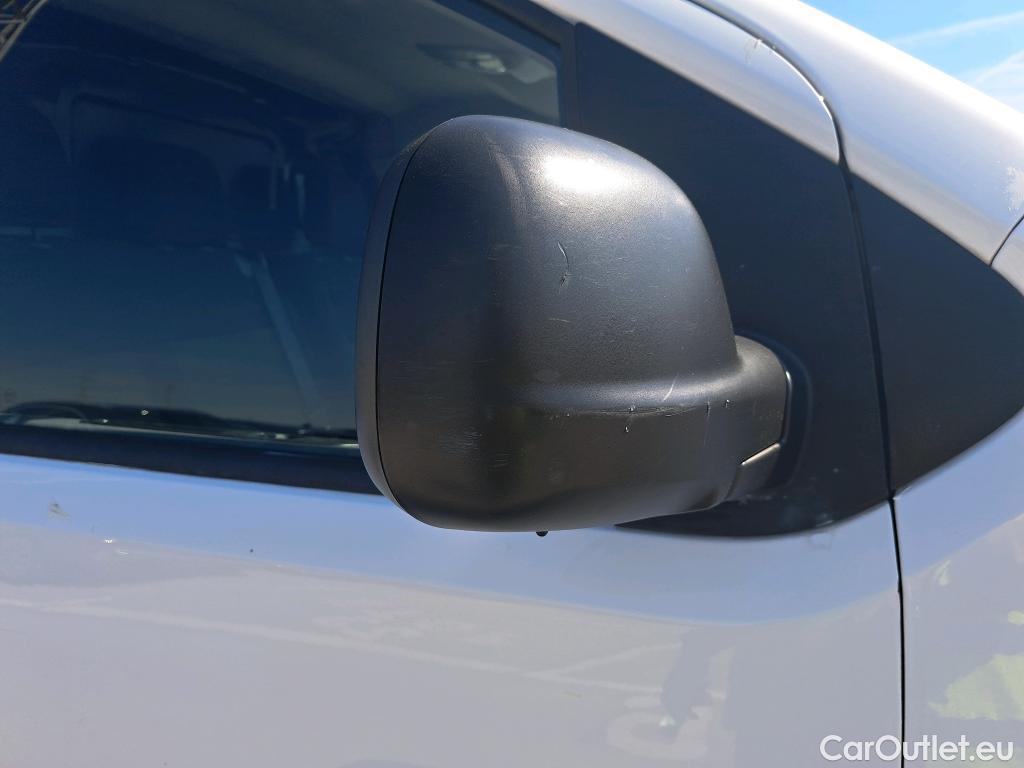  Opel  Vivaro OPEL  / 2019 / 4P / furgón 1.5 Diésel 74kW (100CV) M Std Express (AC) #50
