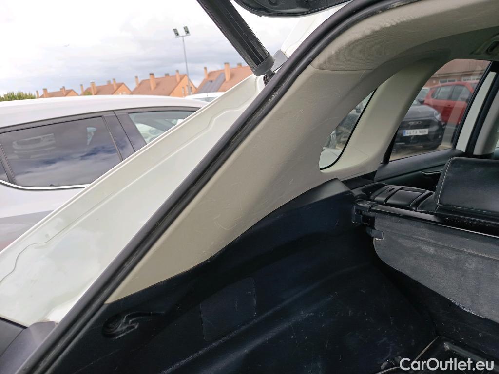  Toyota  RAV4 TOYOTA  / 2018 / 5P / todoterreno 2.5l 220H Luxury #44