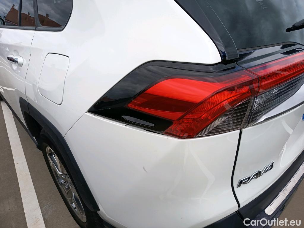  Toyota  RAV4 TOYOTA  / 2018 / 5P / todoterreno 2.5l 220H Luxury #66
