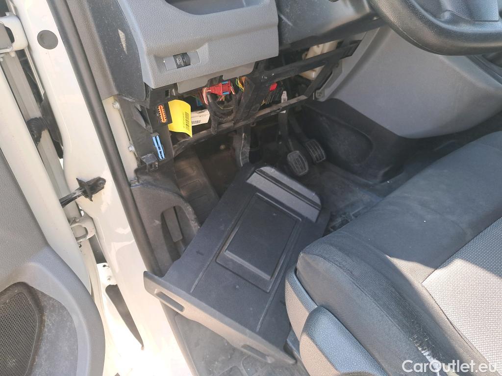  Opel  Vivaro OPEL  / 2019 / 4P / furgón 1.5 Diésel 74kW (100CV) M Std Express (AC) #54